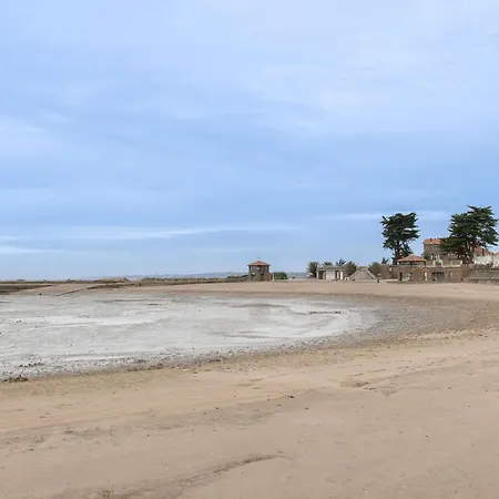 Dans Bourg A 230m De La - 4 Pers Appartement La Bernerie-en-Retz