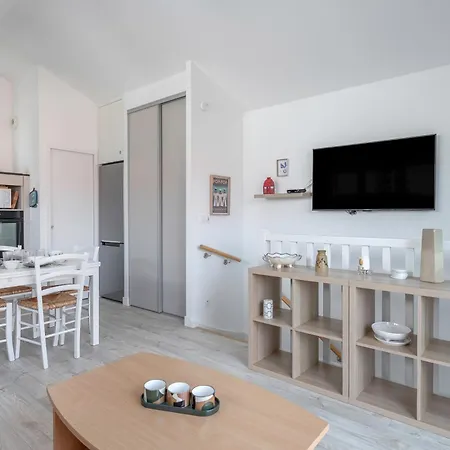 Dans Bourg A 230m De La - 4 Pers *