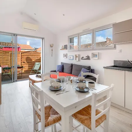 Апартаменты Dans Bourg A 230m De La - 4 Pers Ла-Бернери-ан-Рец